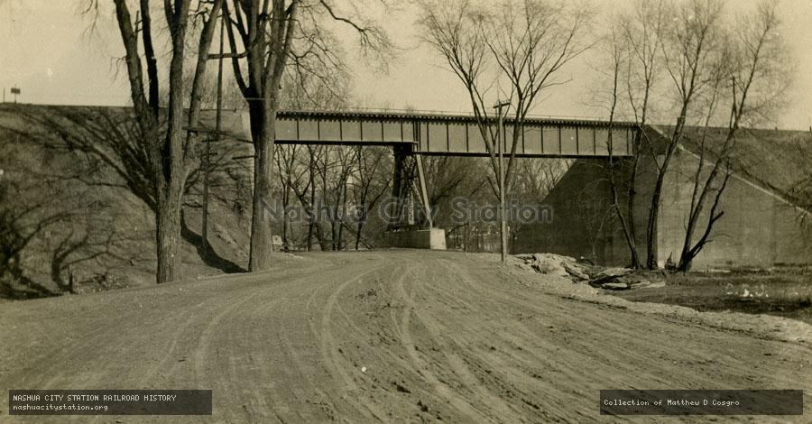 Postcard: Boston & Maine Railroad bridge at Wells River